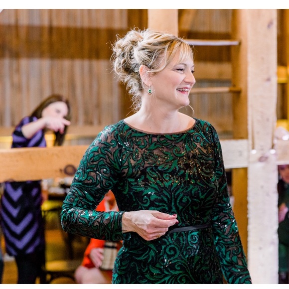 Dillard’s Long Sleeve Mermaid Prom or Gala Gown - Picture 3 of 8